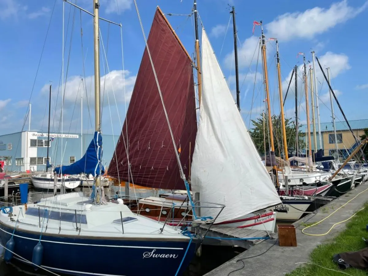 Steel Sailboat Sailing sloop 900