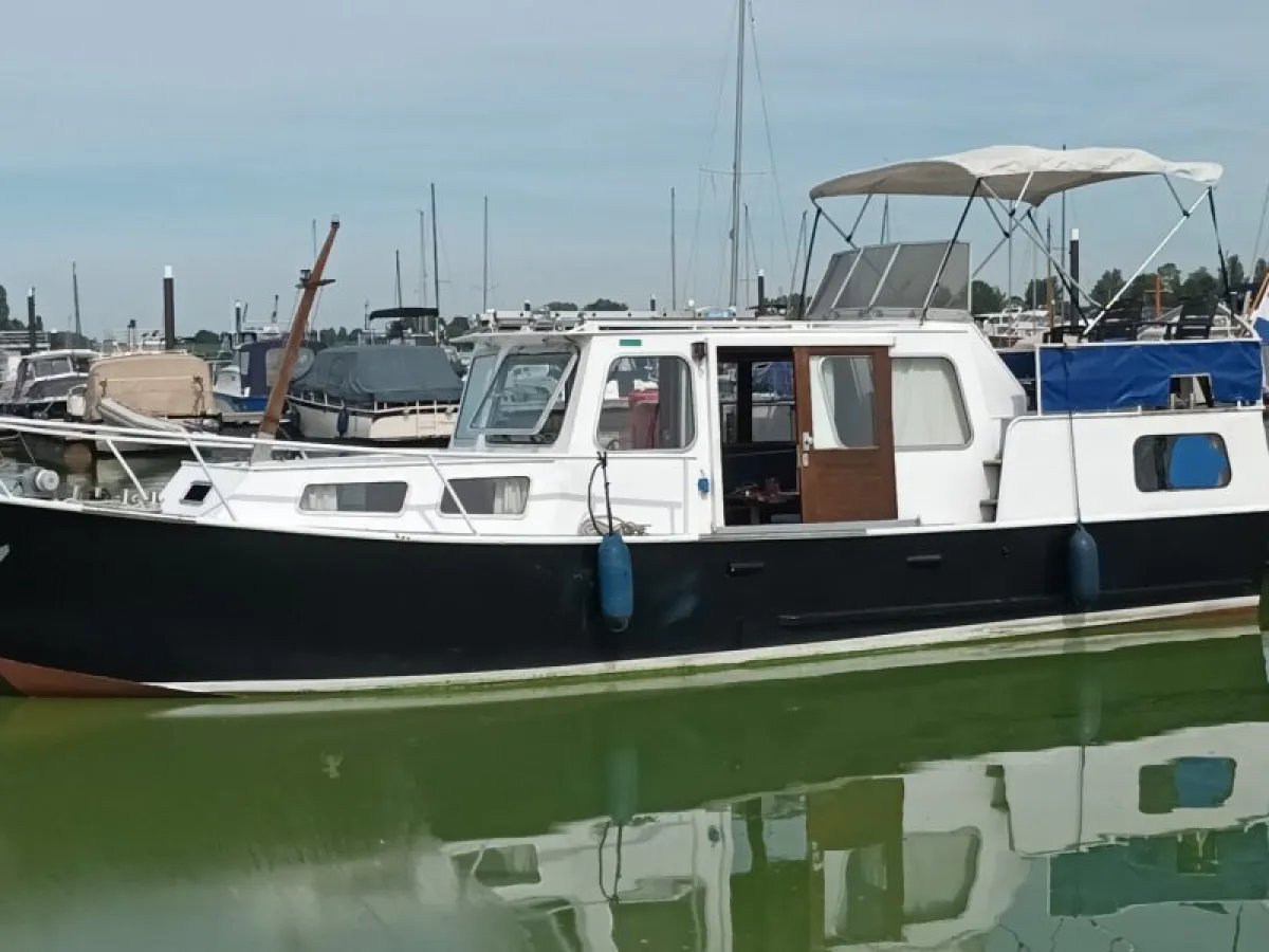 Stahl Motorboot Curtevenne 33