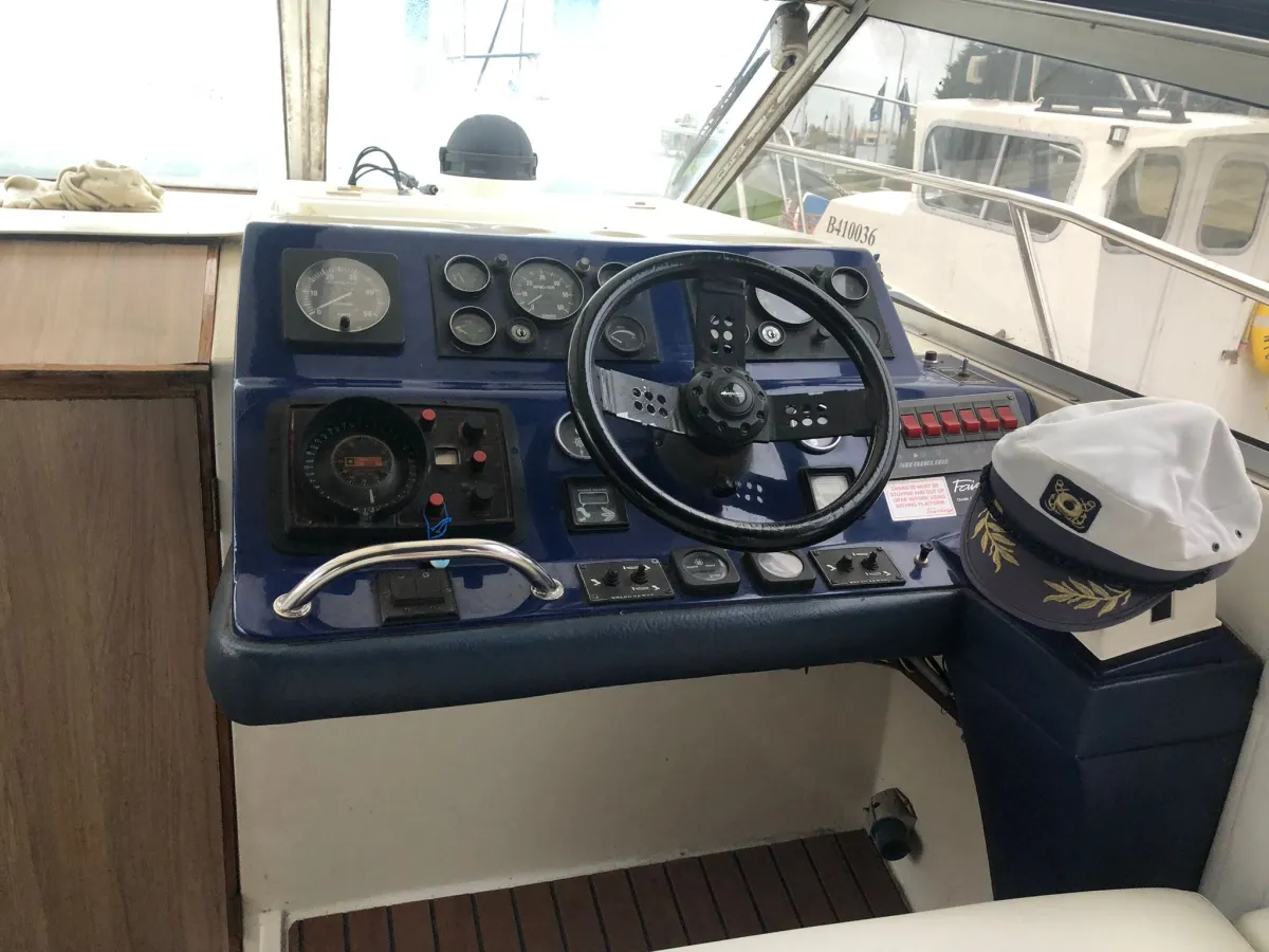 Polyester Motorboat Fairline Targa 36