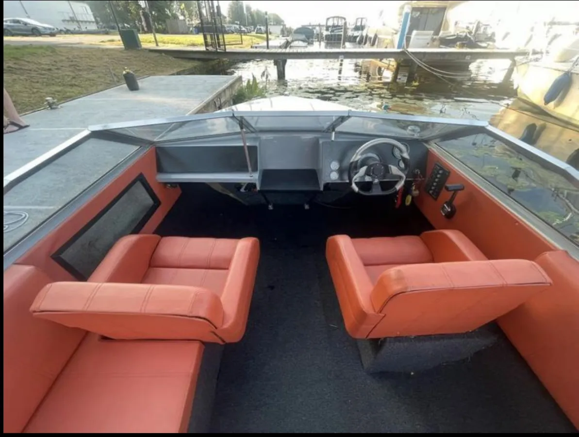 Polyester Speedboat Bayliner Mutiny