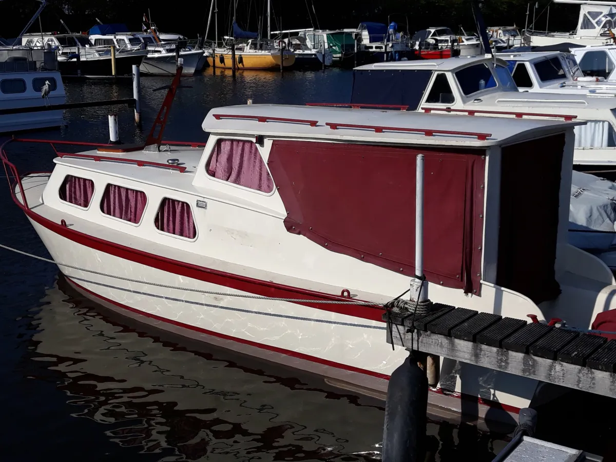 Polyester Motorboat Beja Kruiser Goldline