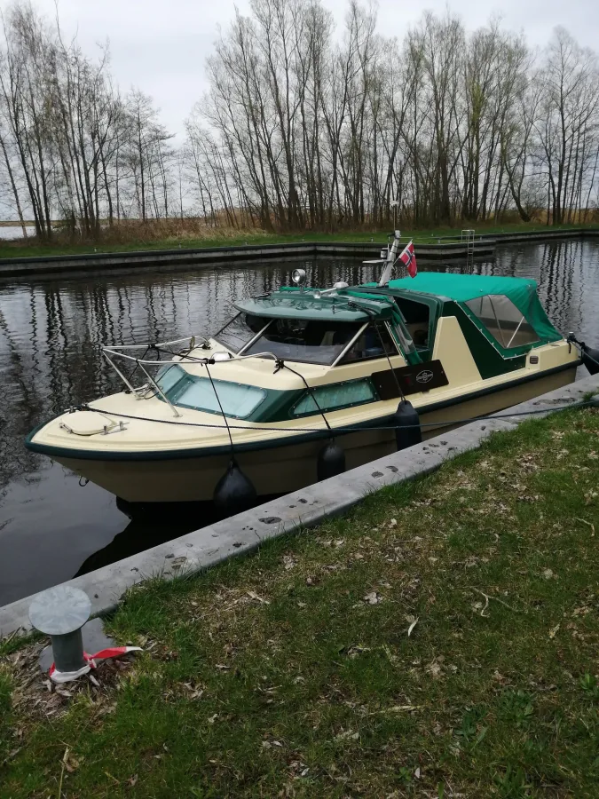 Polyester Motorboat Morebas 7200