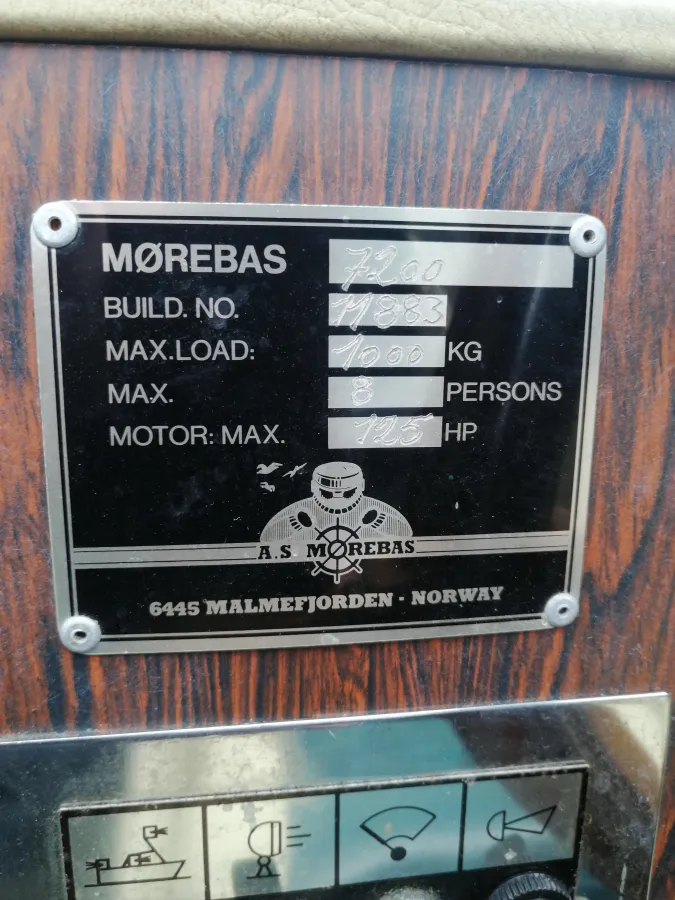 Polyester Motorboat Morebas 7200