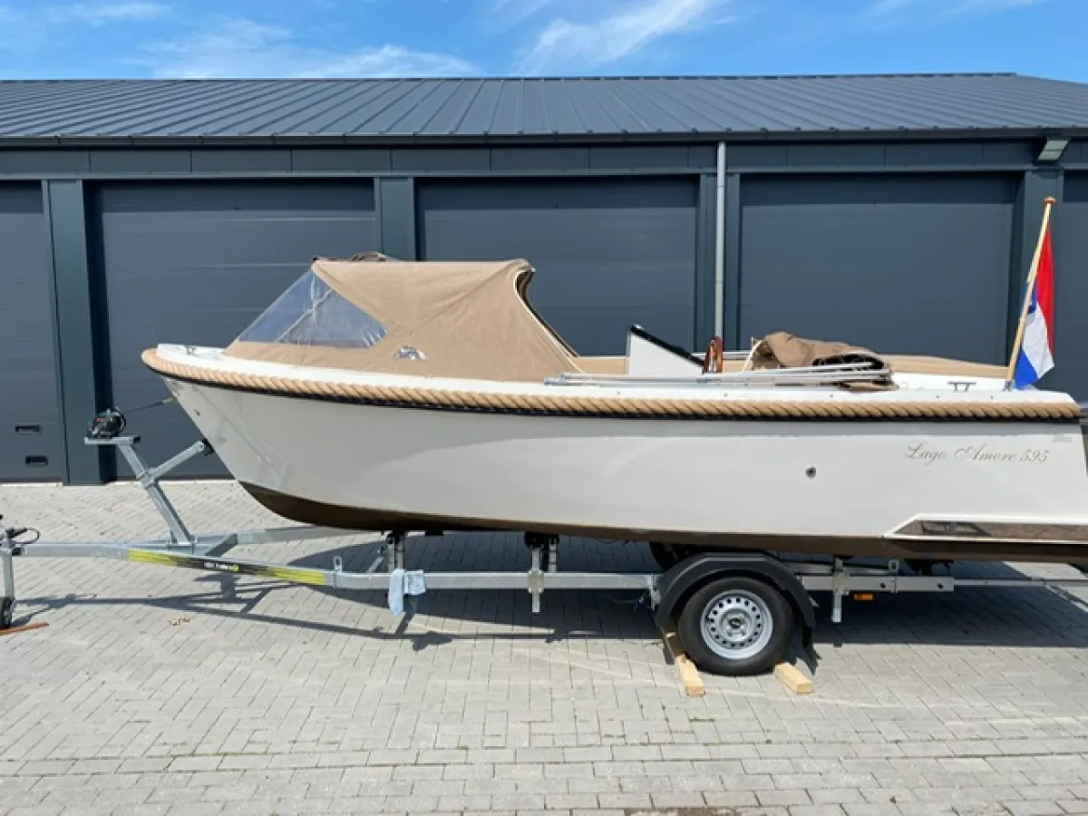 Polyester Sloop Lago Amore 595