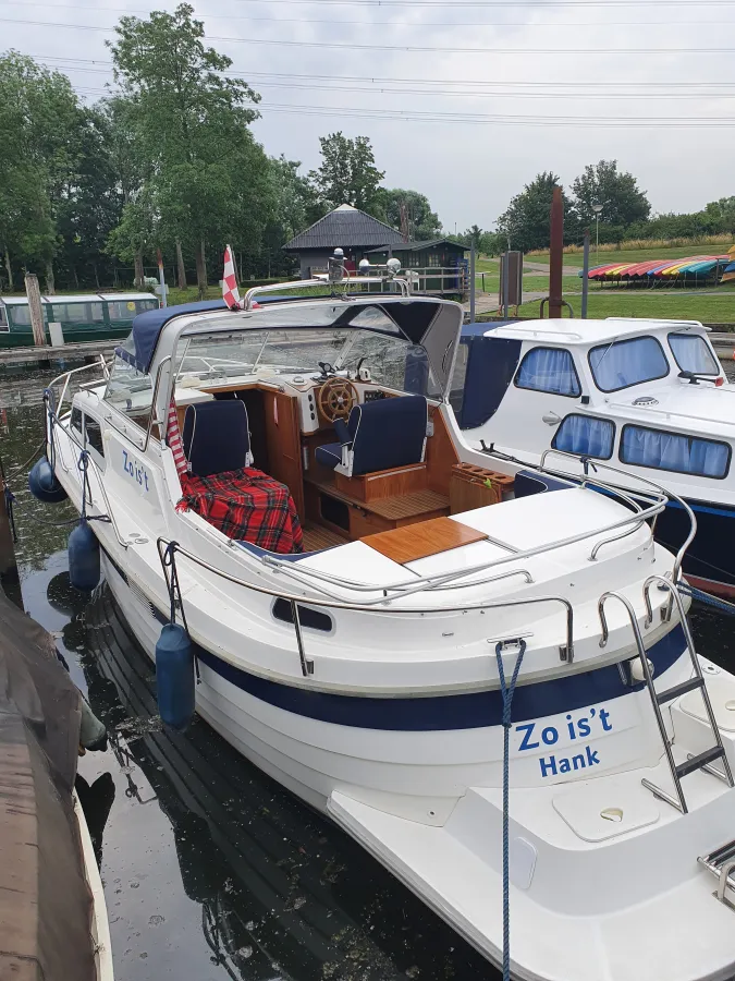 Polyester Motorboat Sollux 850