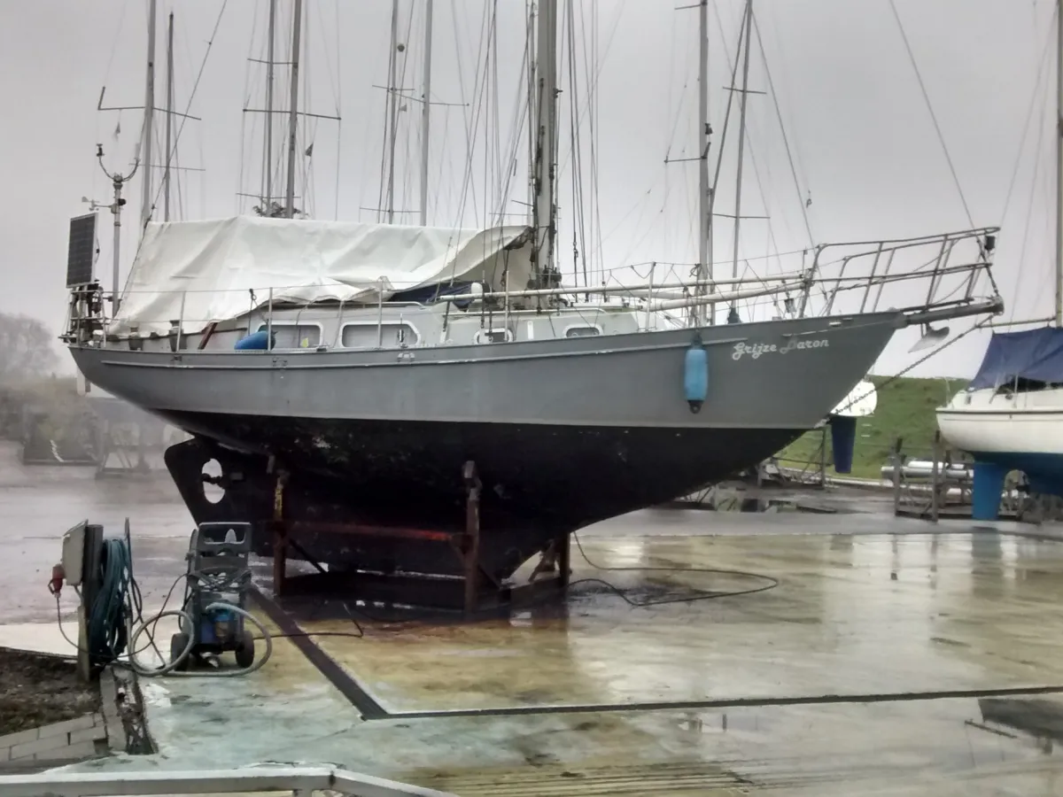 Steel sailboat Baron van Höevell 900