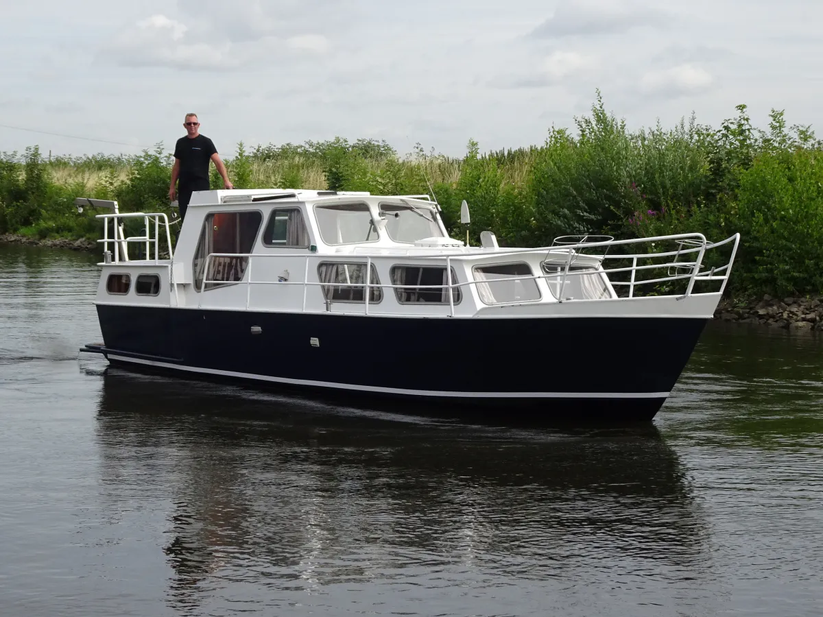 Acier Bateau à moteur Dieze Kruiser 900