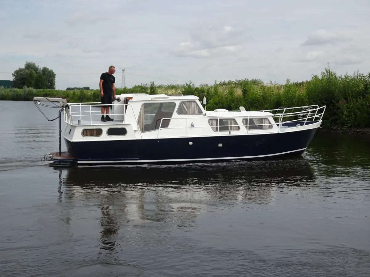 Acier Bateau à moteur Dieze Kruiser 900