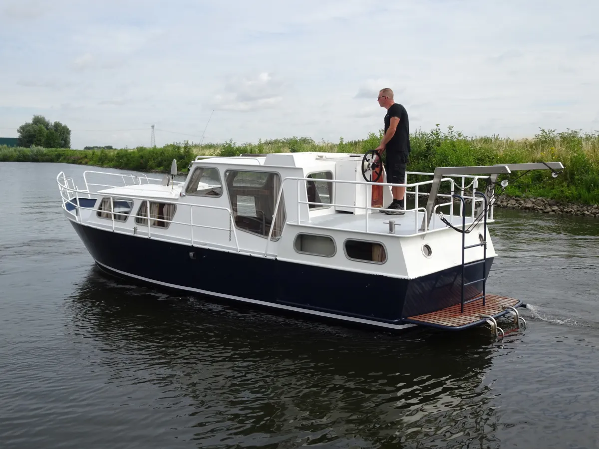 Acier Bateau à moteur Dieze Kruiser 900