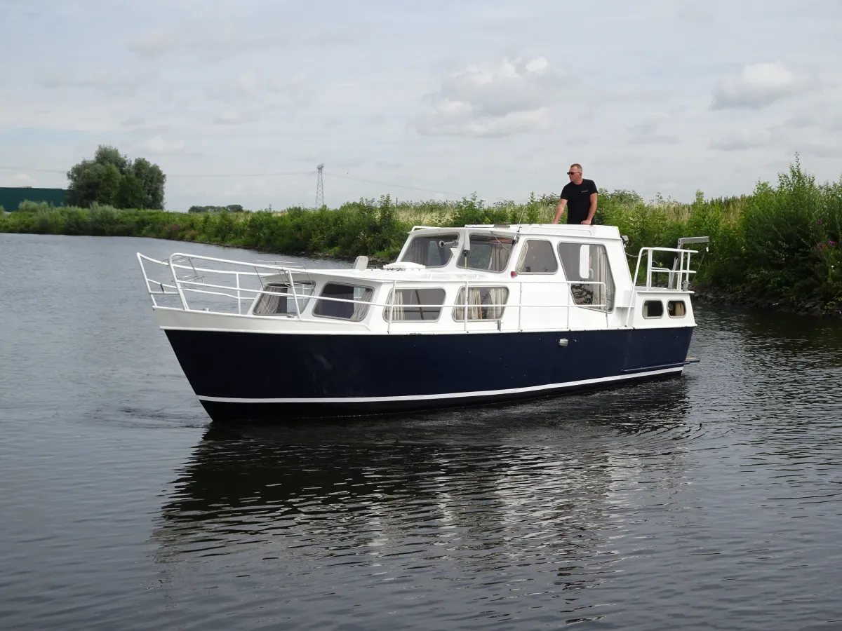 Acier Bateau à moteur Dieze Kruiser 900