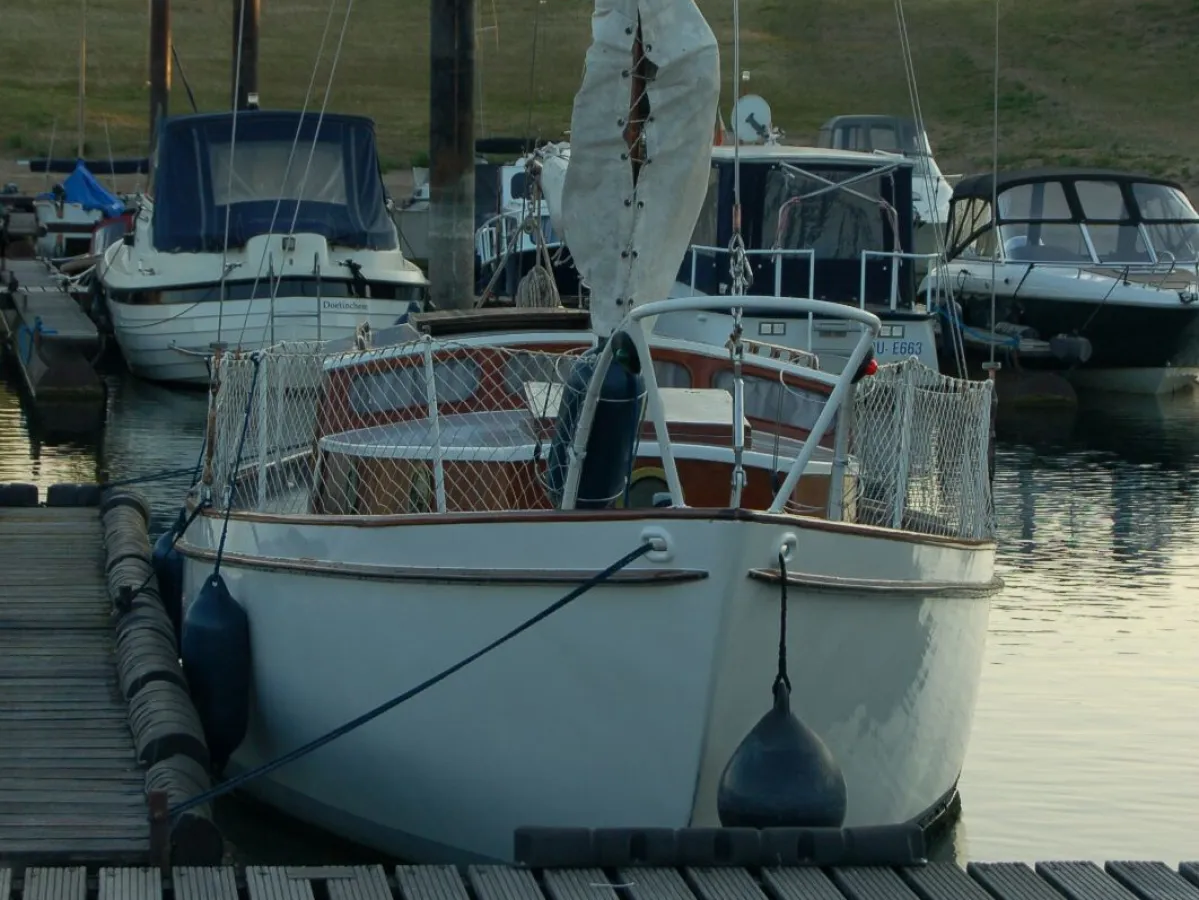 Staal Zeilboot Baron van Höevell 850