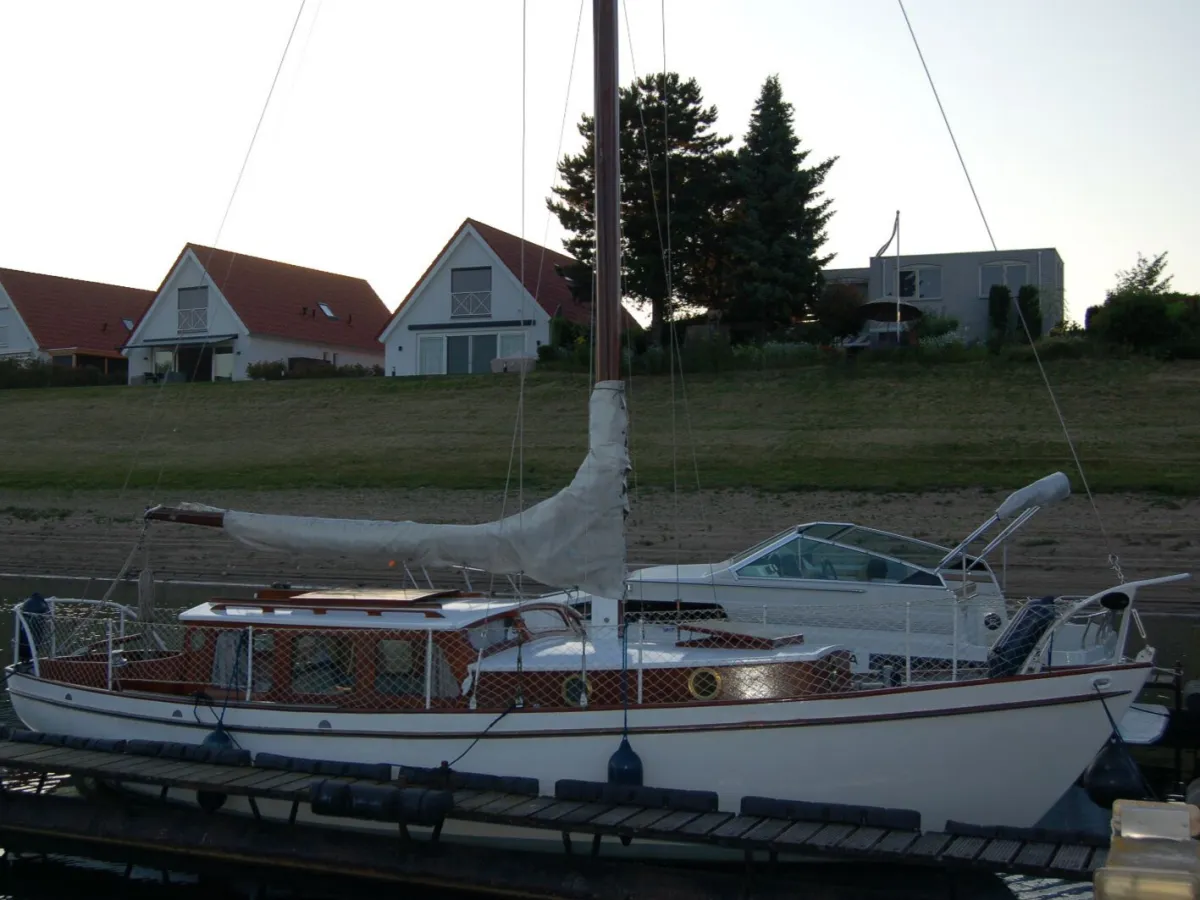 Staal Zeilboot Baron van Höevell 850