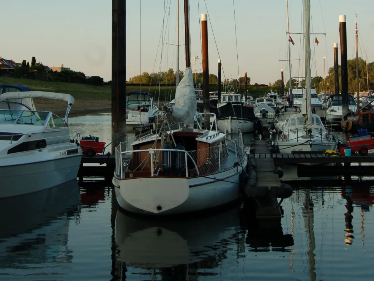 Staal Zeilboot Baron van Höevell 850