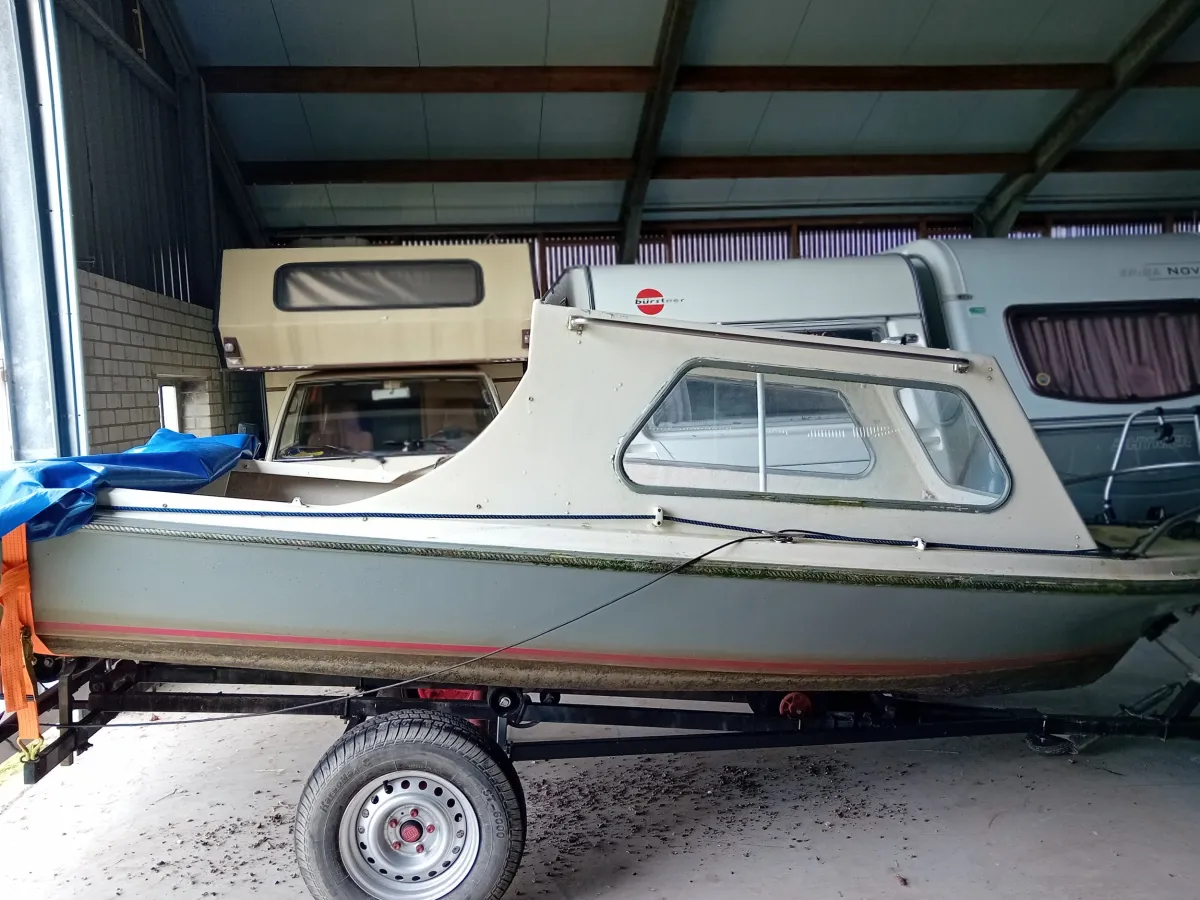 Polyester Motorboat Placom 430