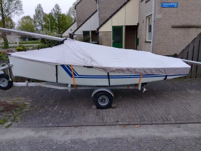 Wood Sailboat Vaurien  Photo 1