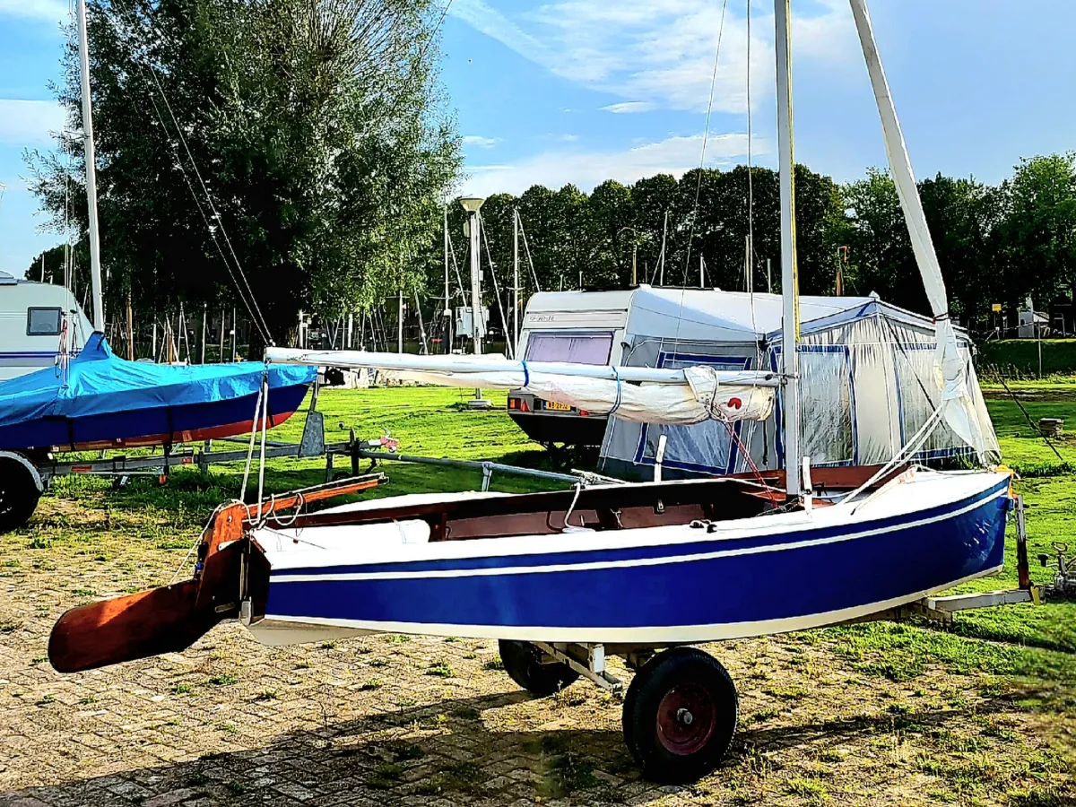 Wood Sailboat Vaurien 408