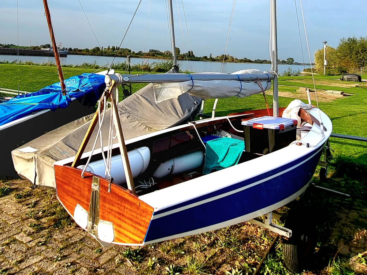 Wood Sailboat Vaurien 408