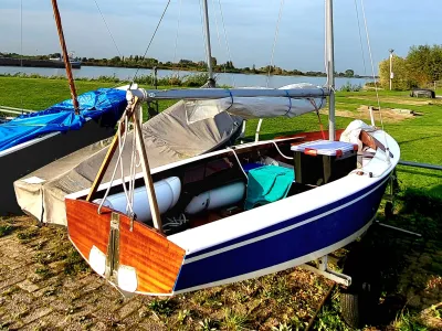 Hout Zeilboot Vaurien 408 Foto 6