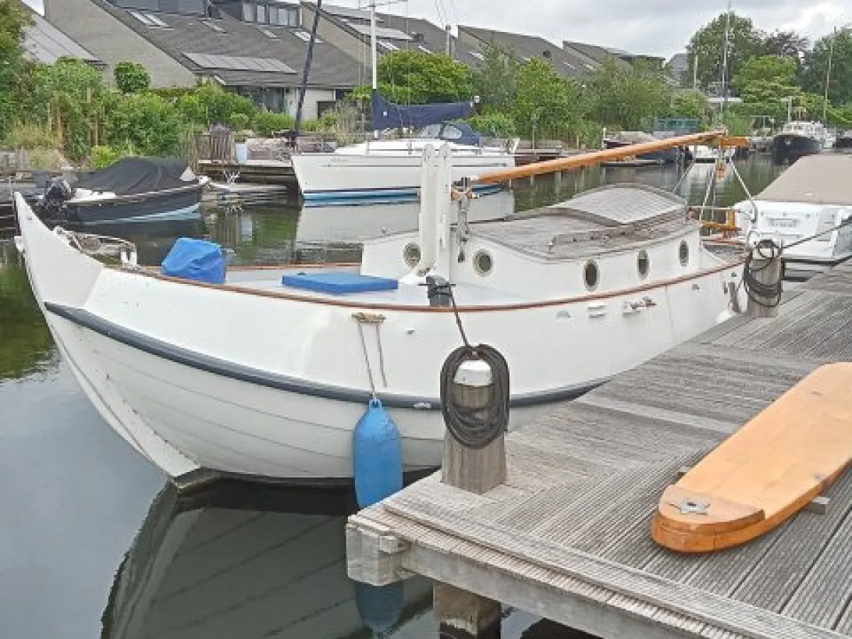 Steel sailboat Vollenhovense bol Platbodem