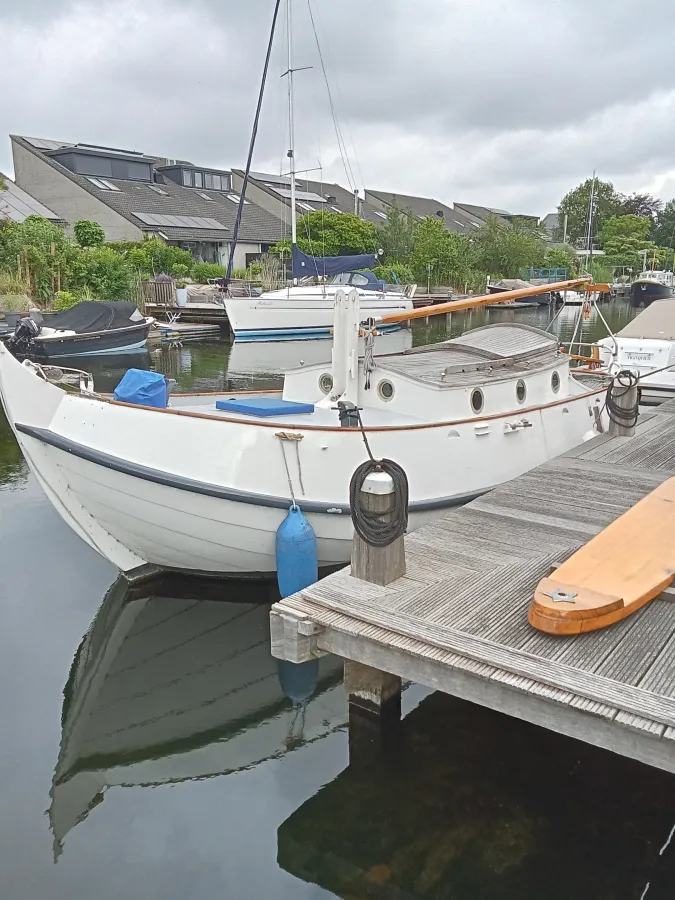 Steel sailboat Vollenhovense bol Platbodem