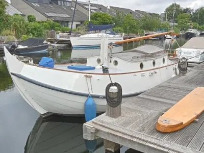 Steel sailboat Vollenhovense bol Platbodem Photo 1