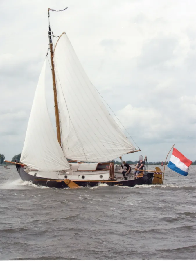 Steel sailboat Vollenhovense bol 850