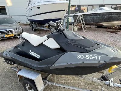 Polyester Jetski Sea-Doo Spark 900 HO 2kp Foto 3