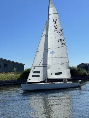 Polyester sailboat Mono Racer 750 Photo 2