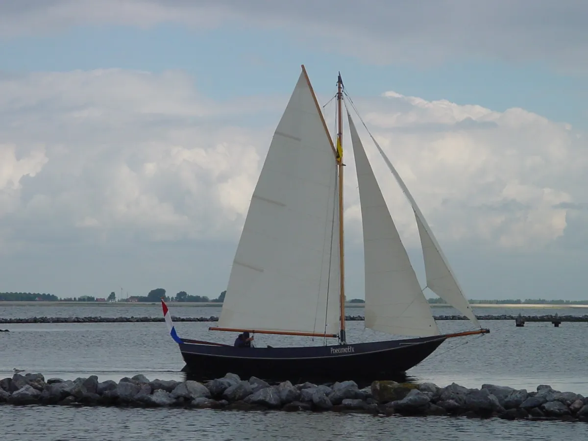 Staal Open zeilboot Lelievlet 725