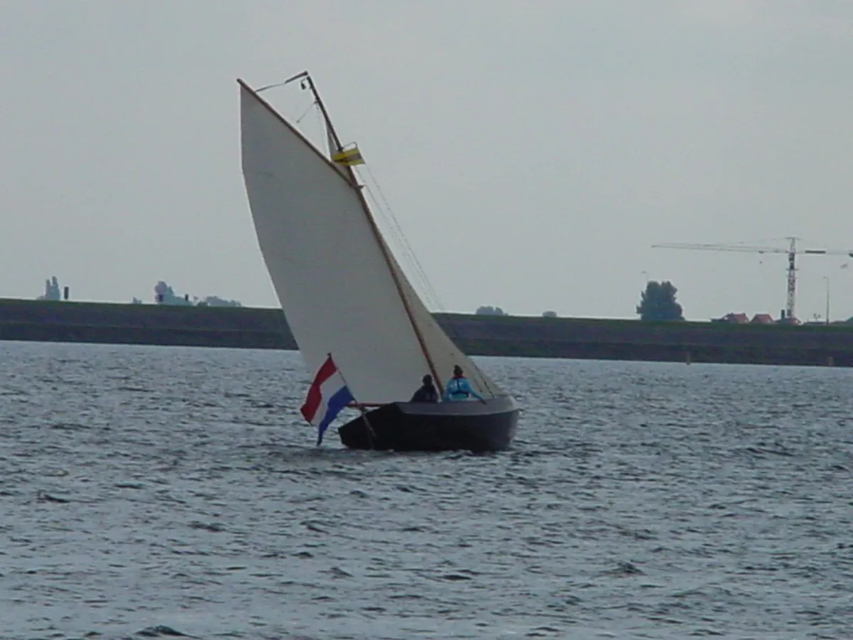 Staal Open zeilboot Lelievlet 725