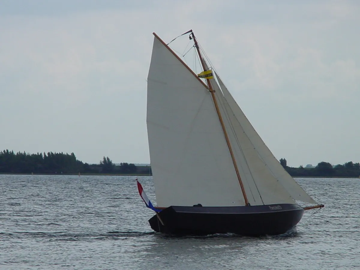 Staal Open zeilboot Lelievlet 725