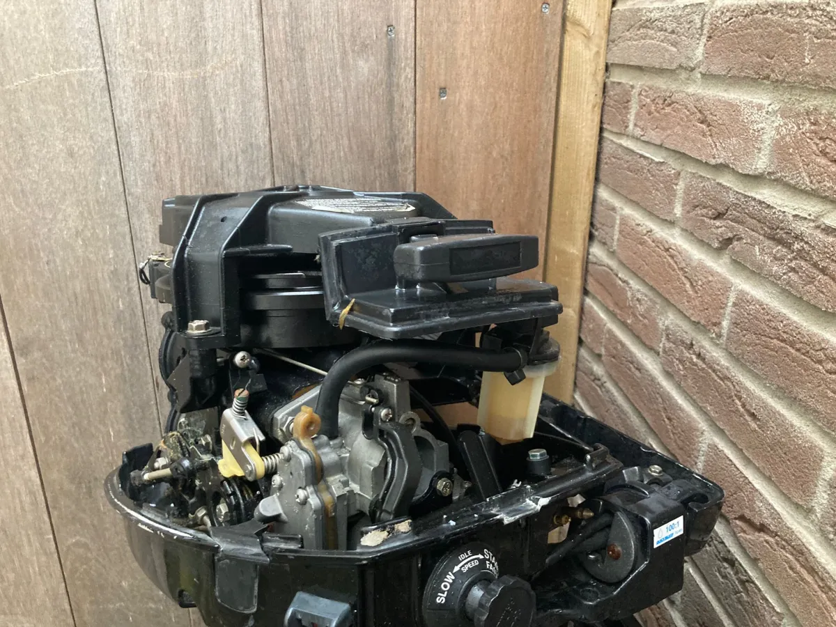  outboard motor Mariner 8M