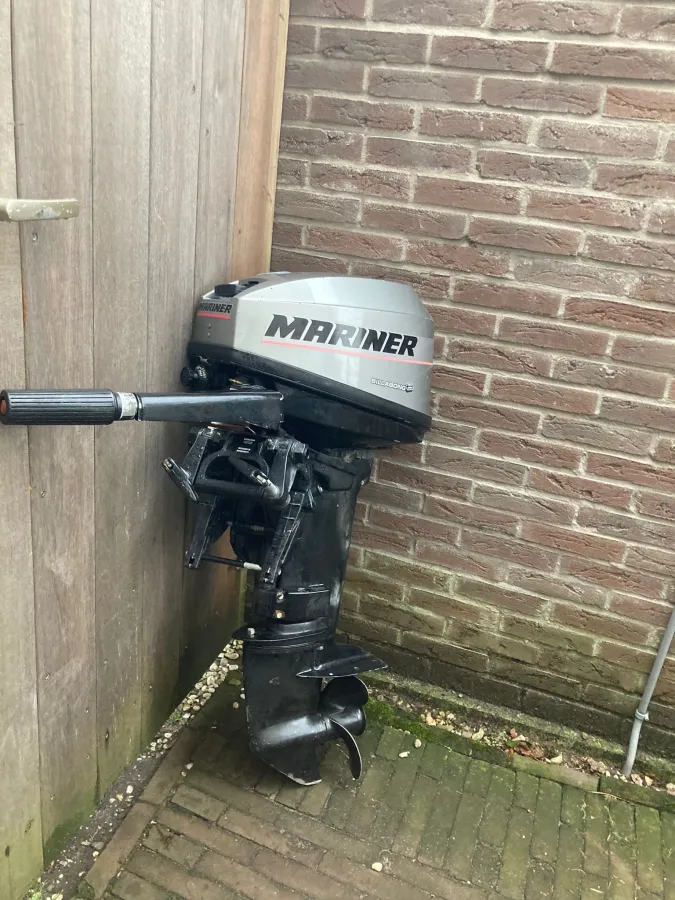  outboard motor Mariner 8M