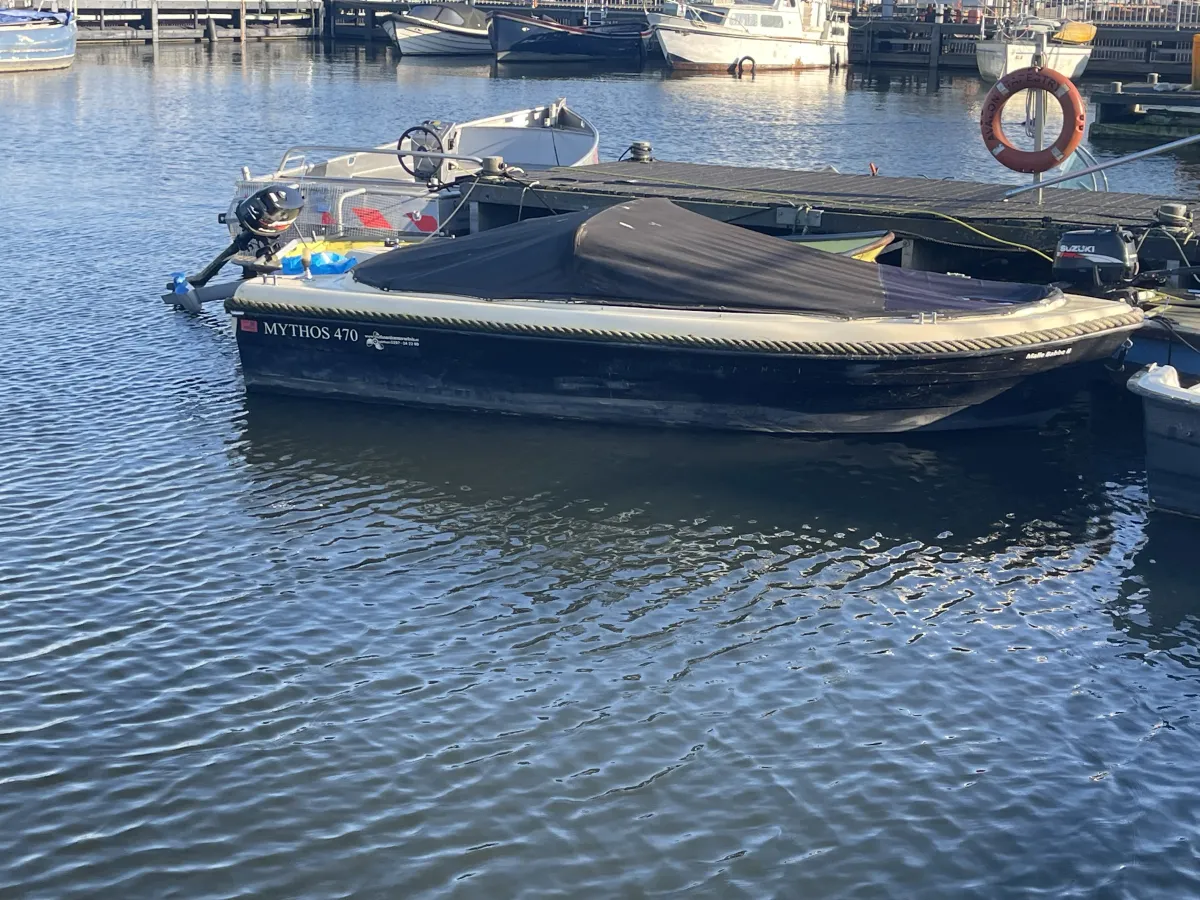 Polyester Bateau économique Mythos 470