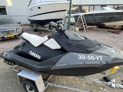 Polyester Jetski Seadoo Spark Photo 0