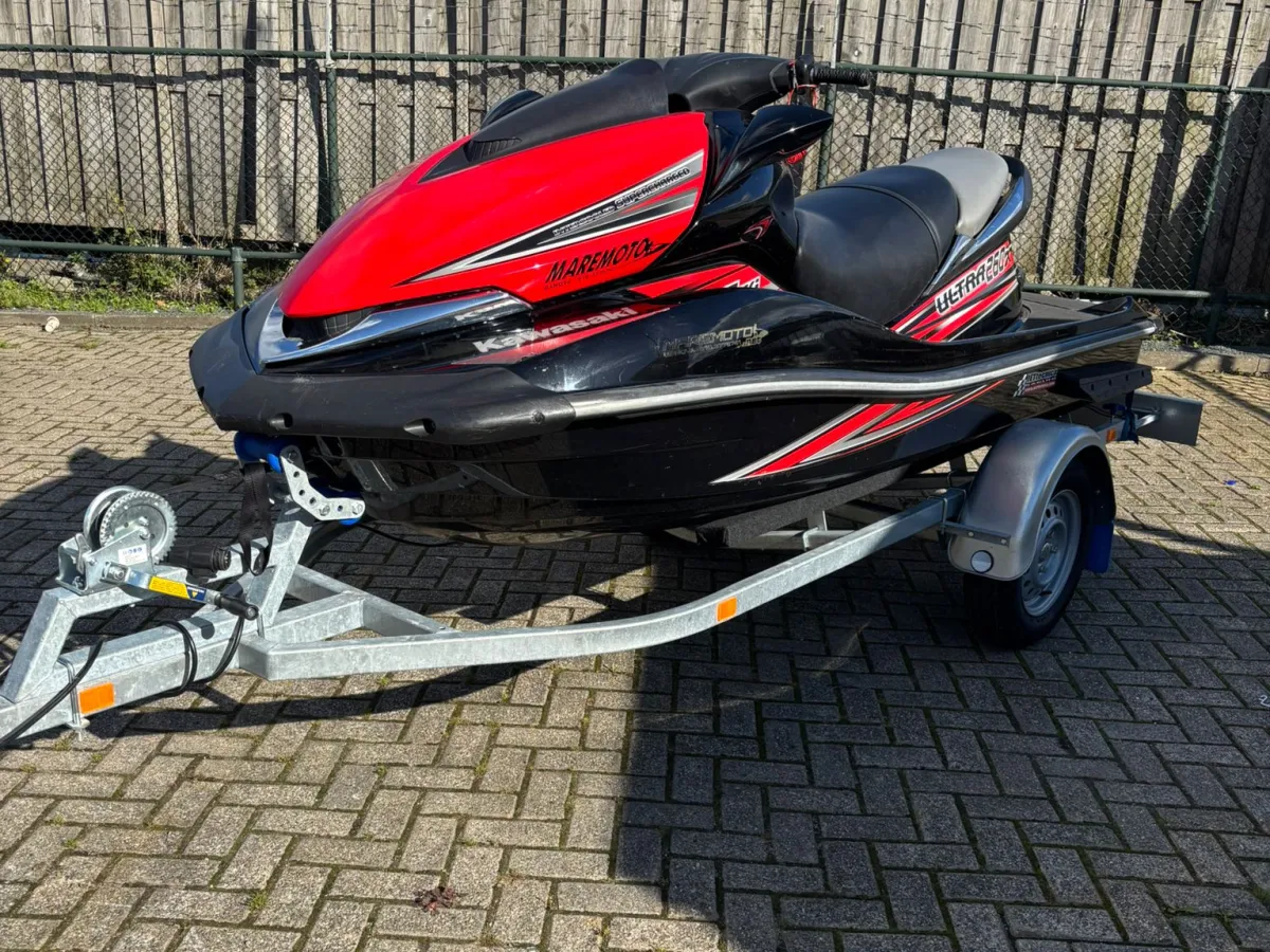 Polyester Jetski Kawasaki Ultra 260X