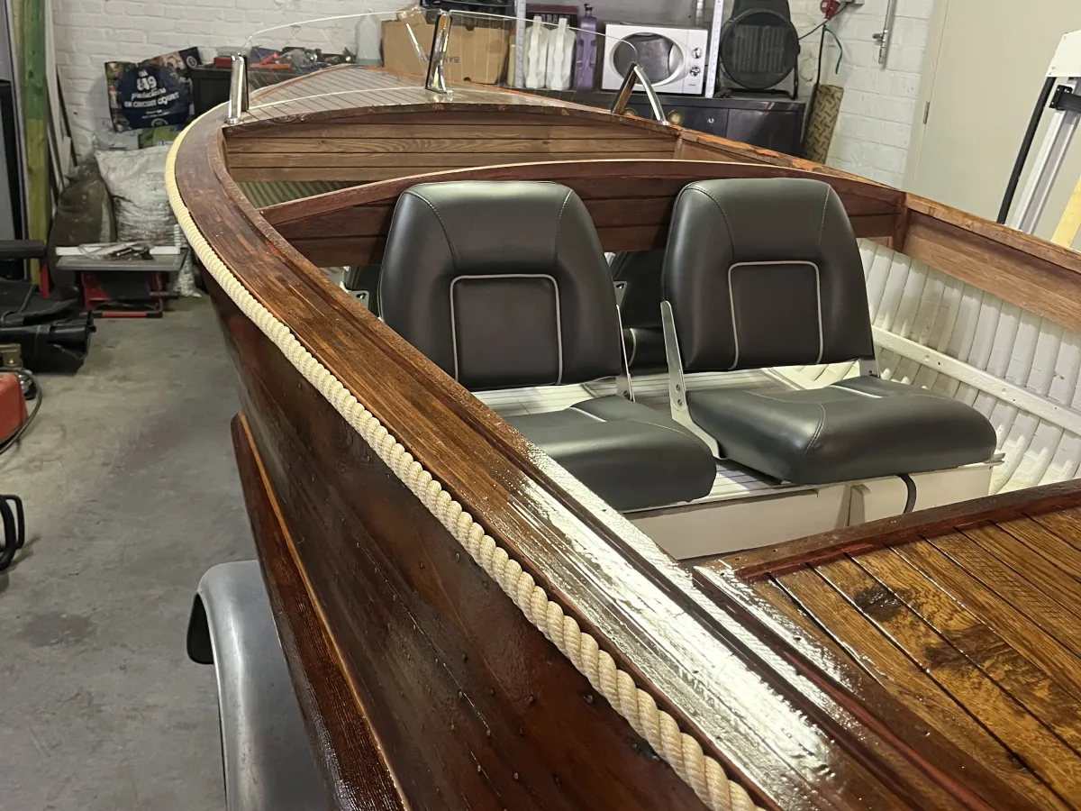 Wood Speedboat Pierre Mattonnat 450