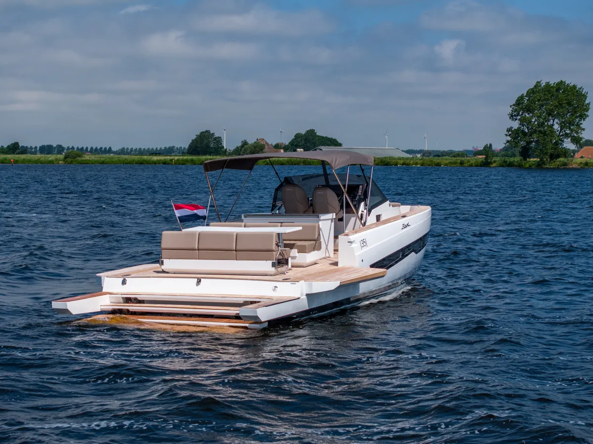 Polyester Bateau rapide Fiart Seawalker 35