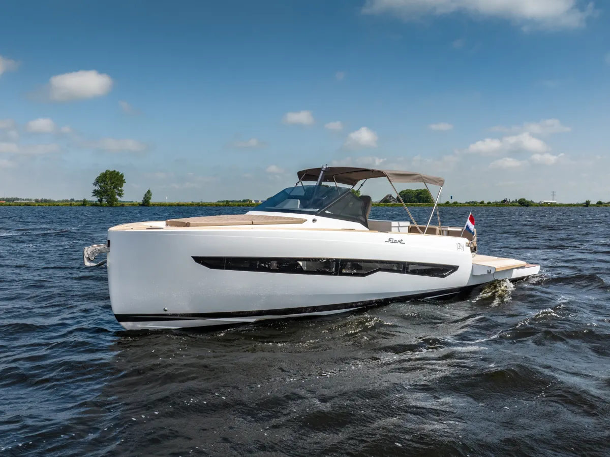 Polyester Bateau rapide Fiart Seawalker 35