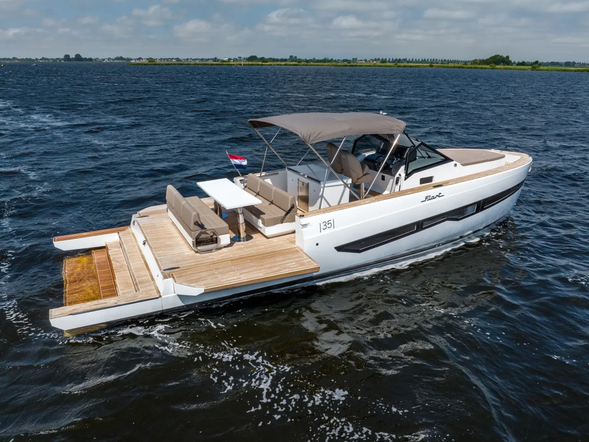 Polyester Bateau rapide Fiart Seawalker 35