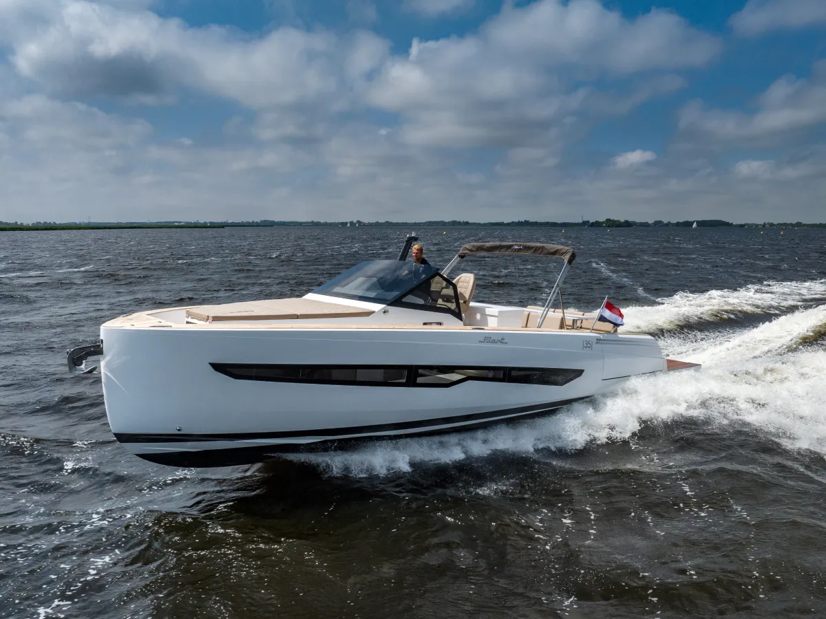 Polyester Bateau rapide Fiart Seawalker 35