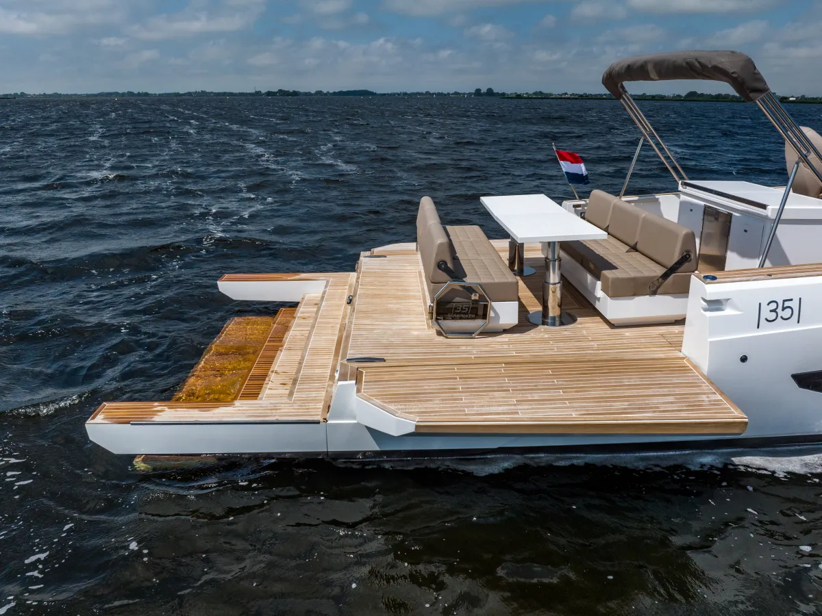 Polyester Bateau rapide Fiart Seawalker 35