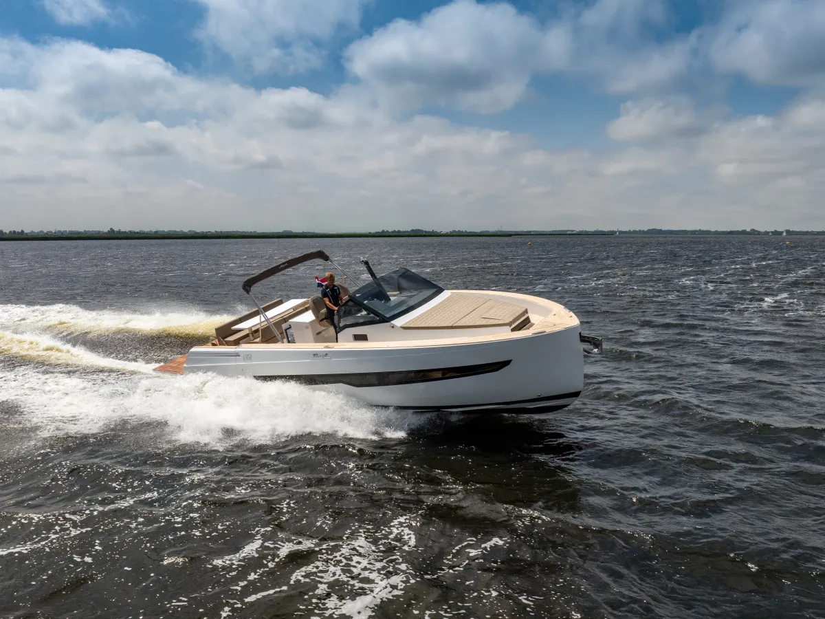 Polyester Bateau rapide Fiart Seawalker 35