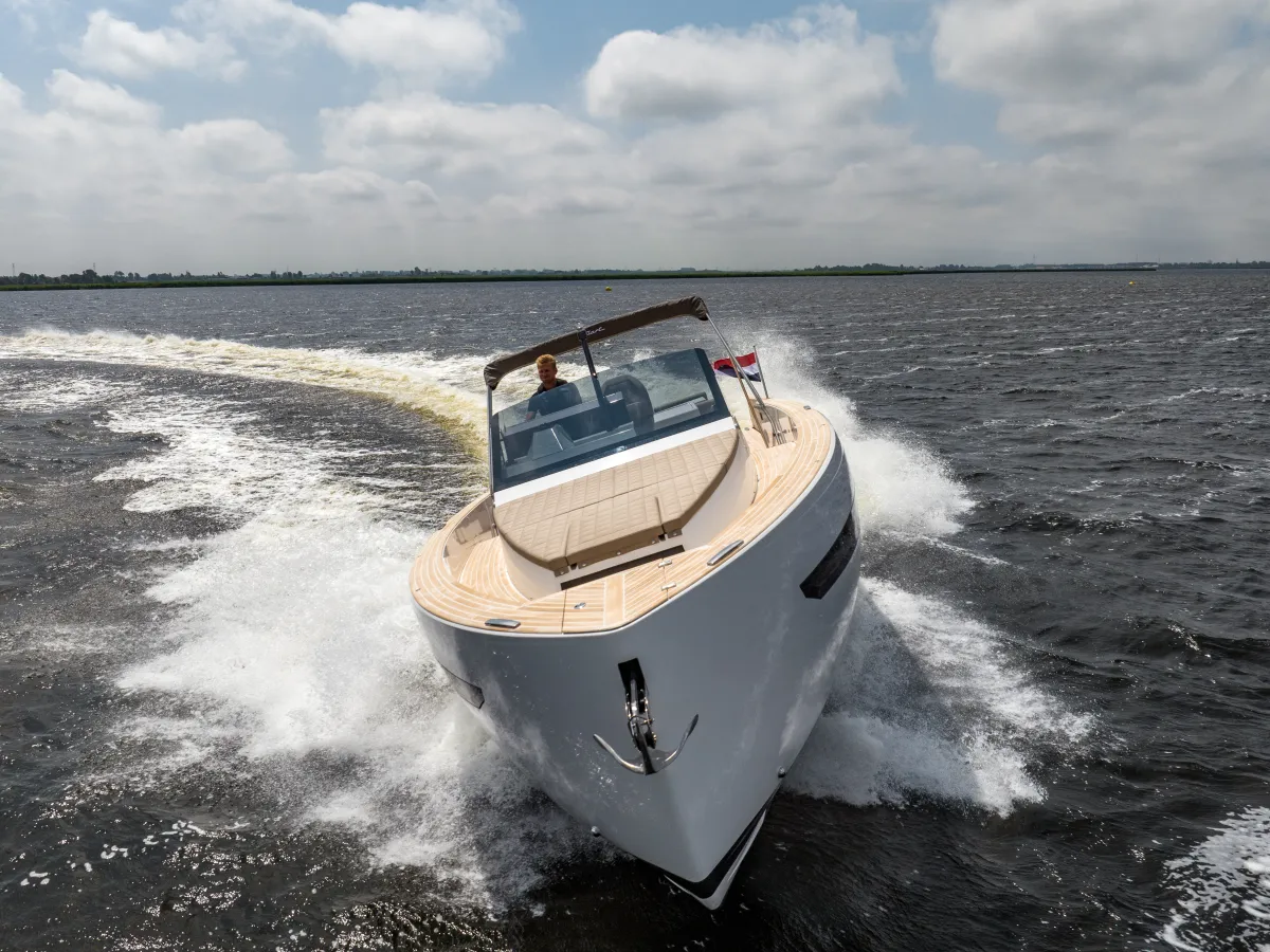 Polyester Bateau rapide Fiart Seawalker 35