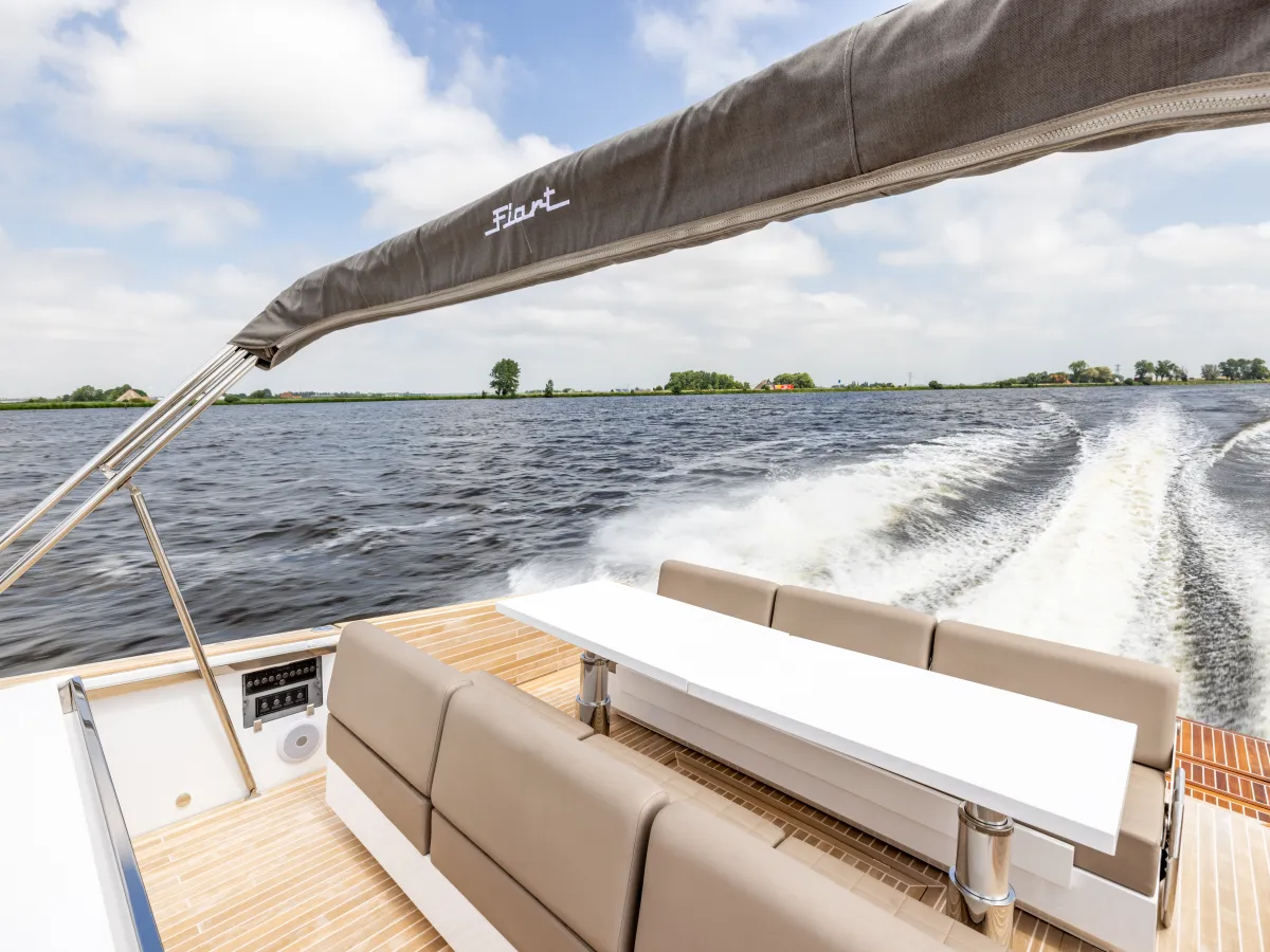 Polyester Bateau rapide Fiart Seawalker 35