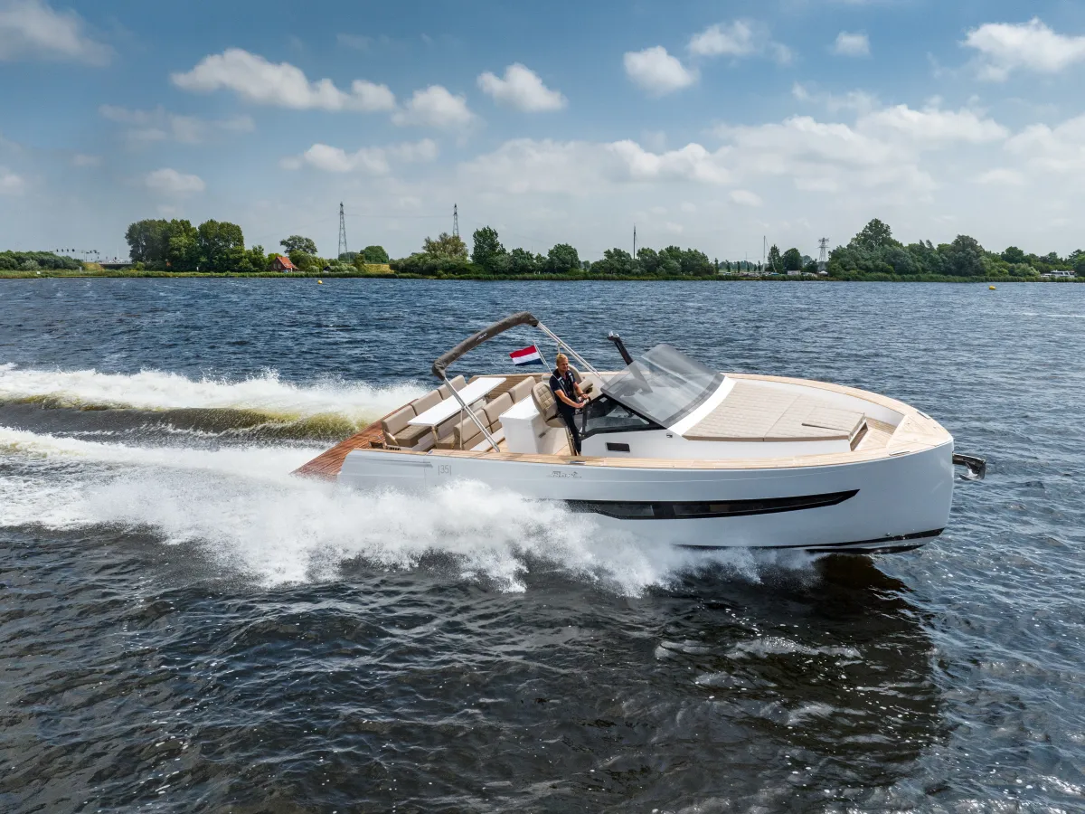 Polyester Bateau rapide Fiart Seawalker 35