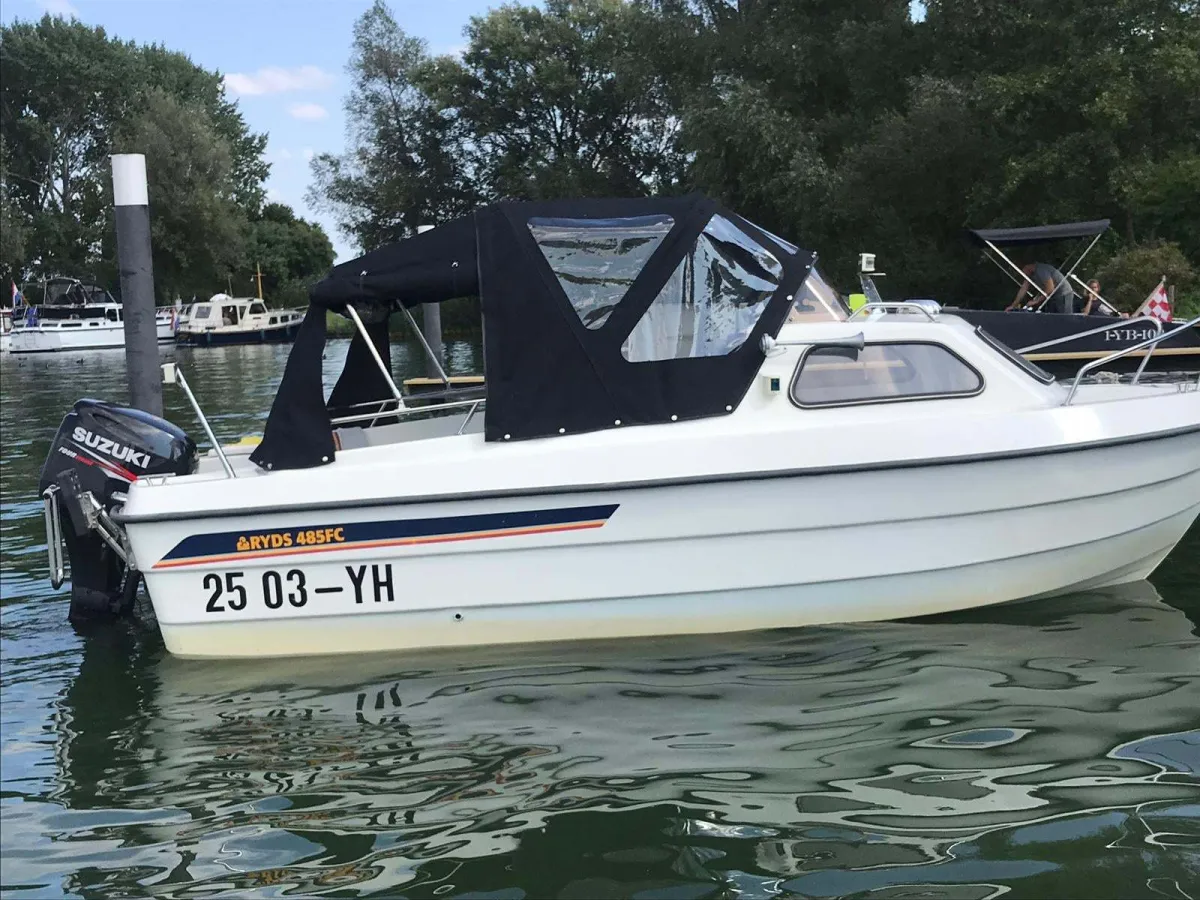 Polyester Motorboat Ryds 485 FC