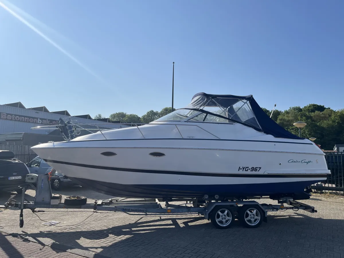 Polyester Motorboat Chris Craft 850