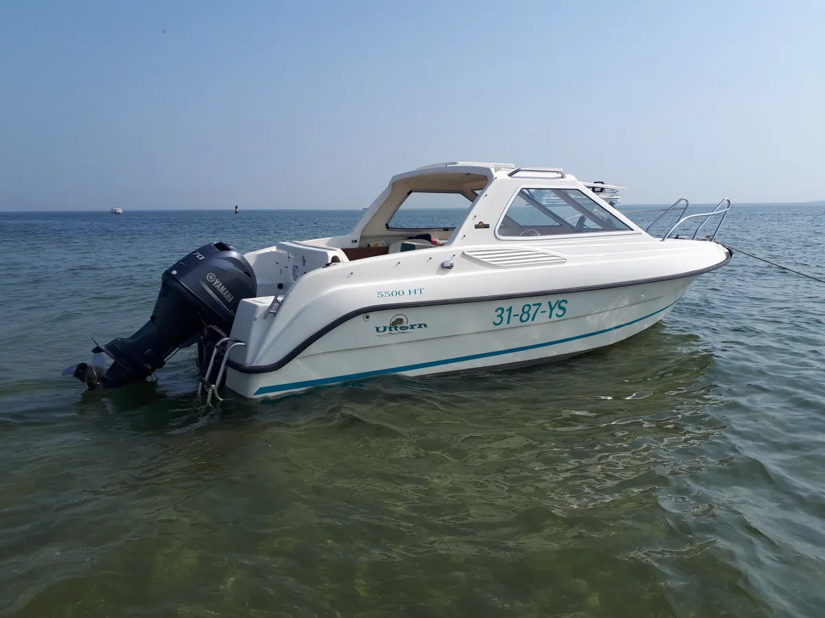 Polyester Motorboat Uttern 5500 HT