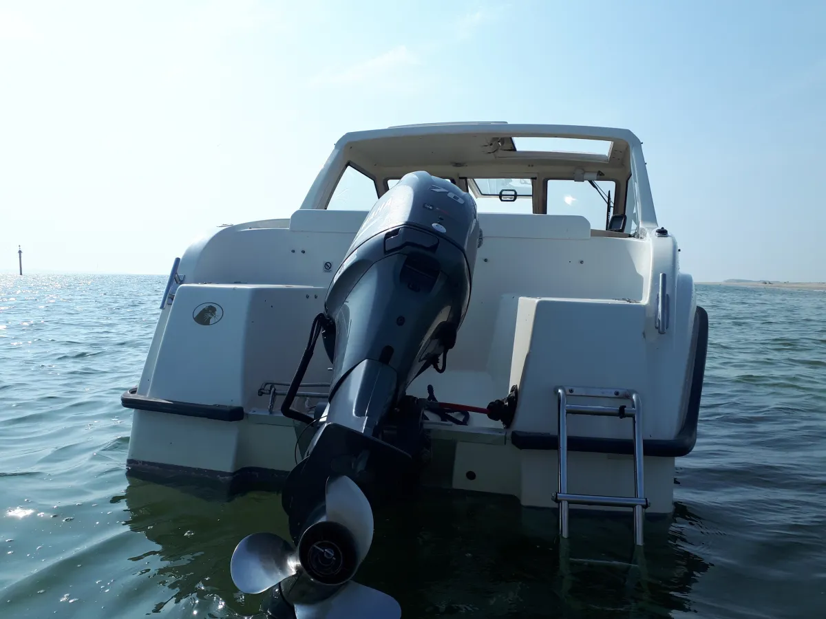 Polyester Motorboat Uttern 5500 HT